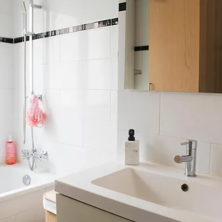 Pretty Cocoon With Private Garden Saint-Denis (Seine-Saint-Denis)